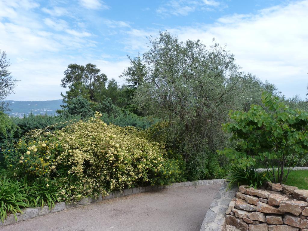 Hotel La Bastide Des Senteurs Peymeinade Exterior foto